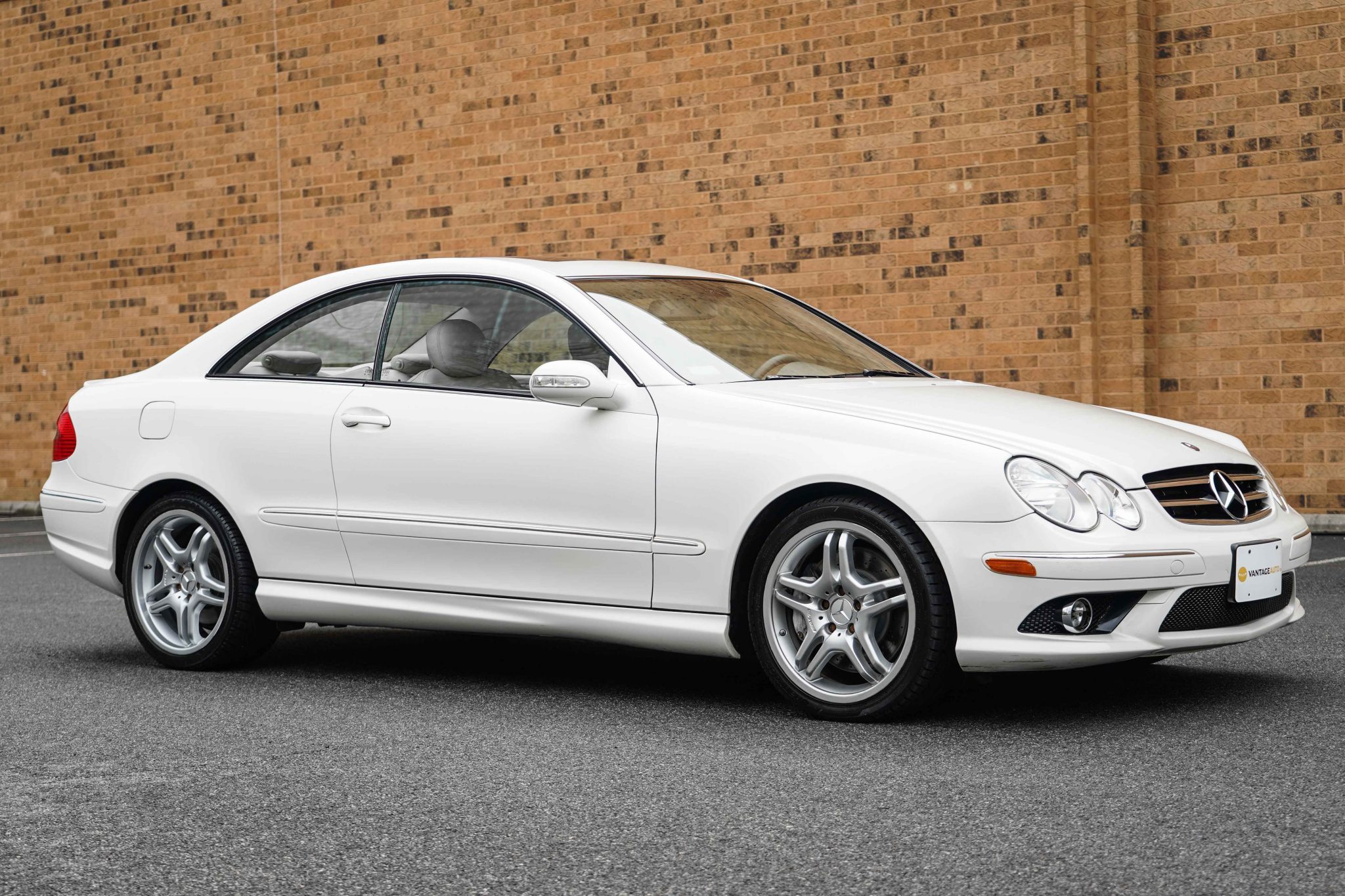 2009 Mercedes-Benz CLK550 - Image Abyss