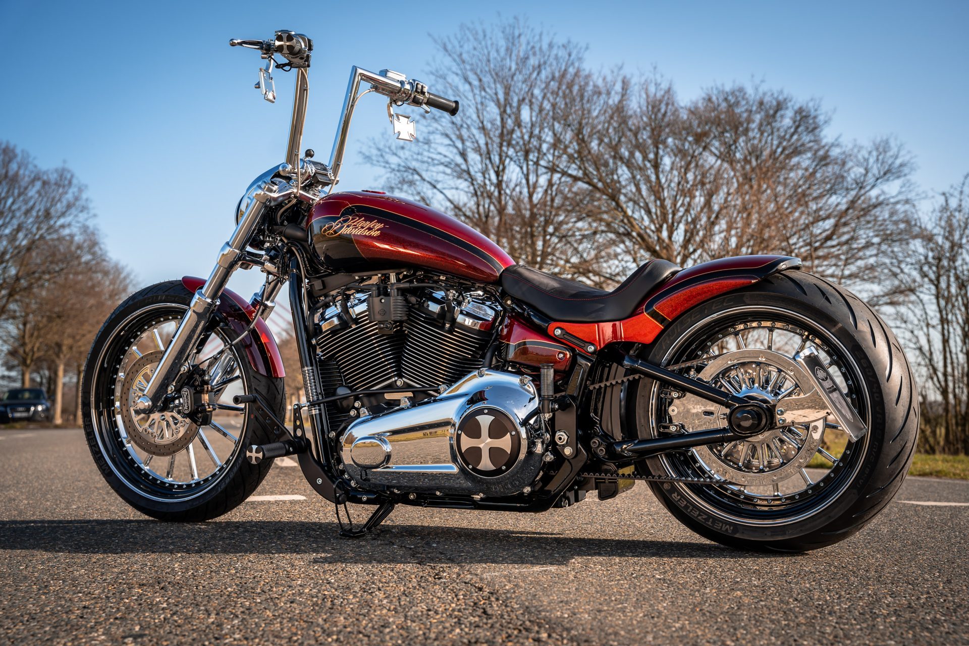 Thunderbike Modern Classic Customized Harley-Davidson Softail Breakout ...