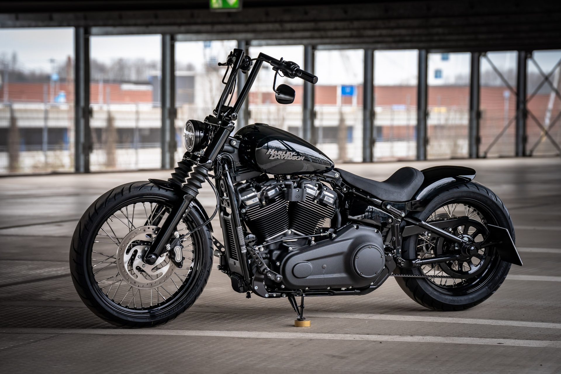 Thunderbike Classic Rider - customized Harley-Davidson Street Bob ...