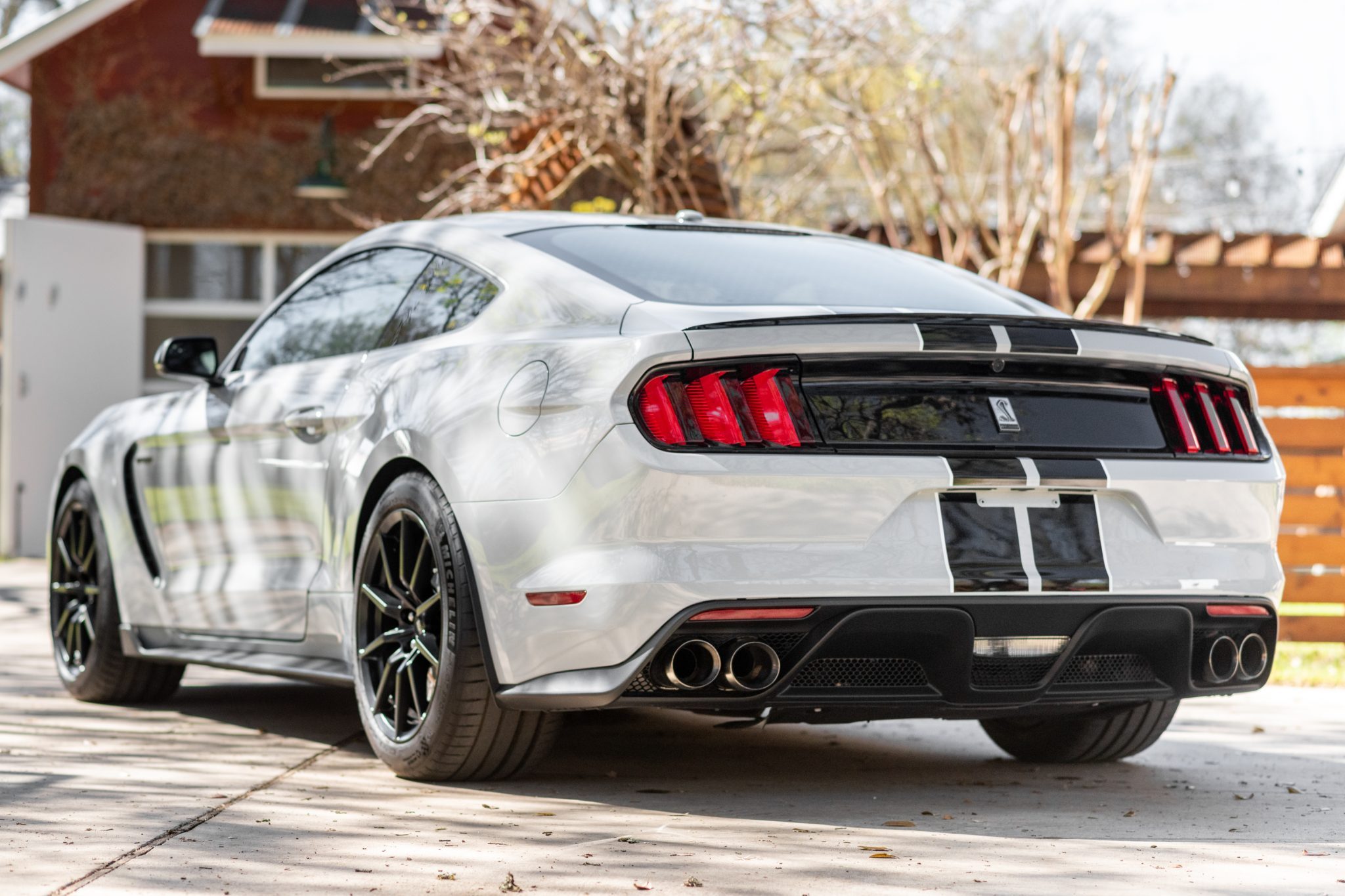 2016 Ford Shelby GT350 - Image Abyss