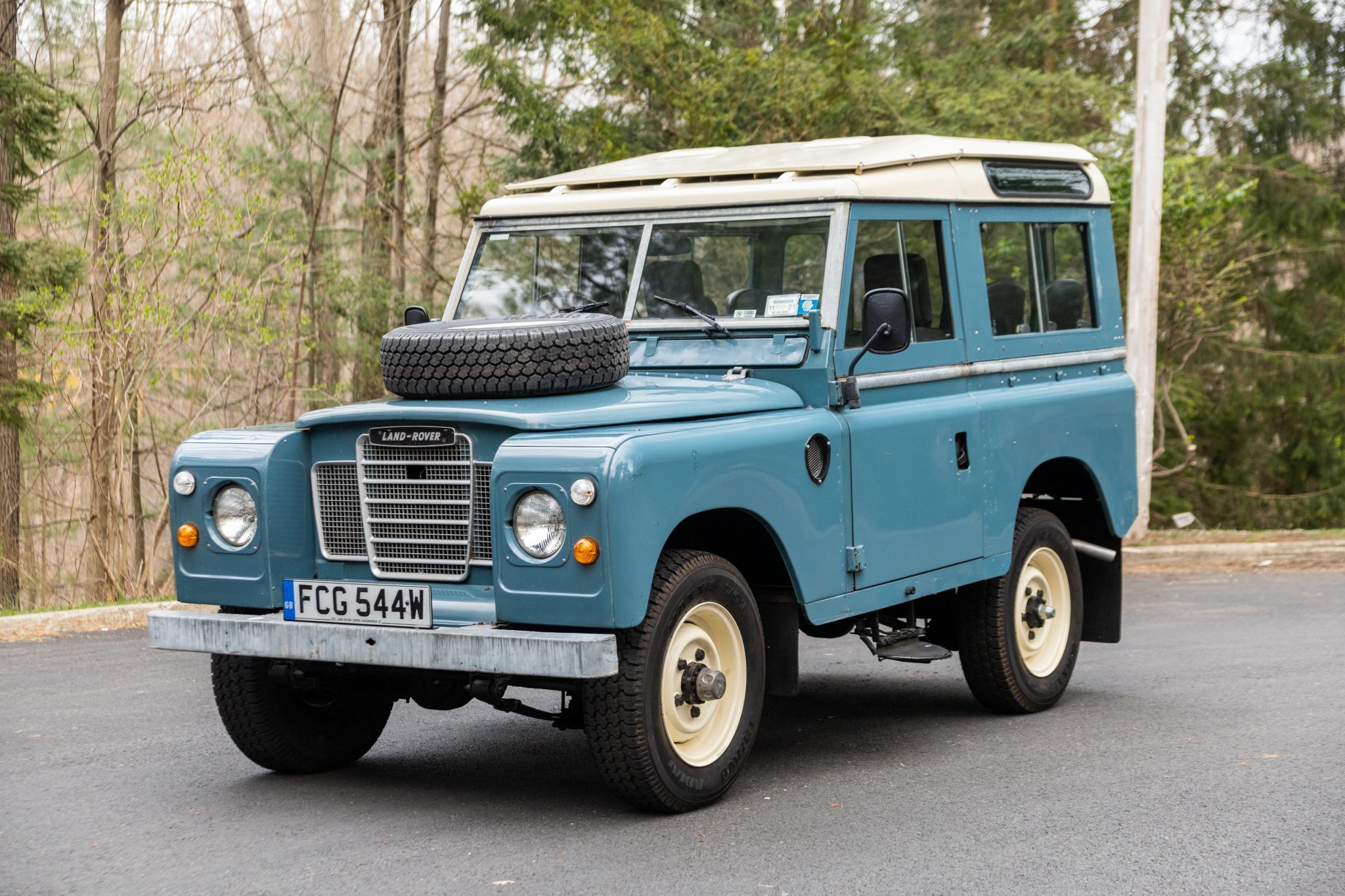 1980 Land Rover 88 Series III - Image Abyss