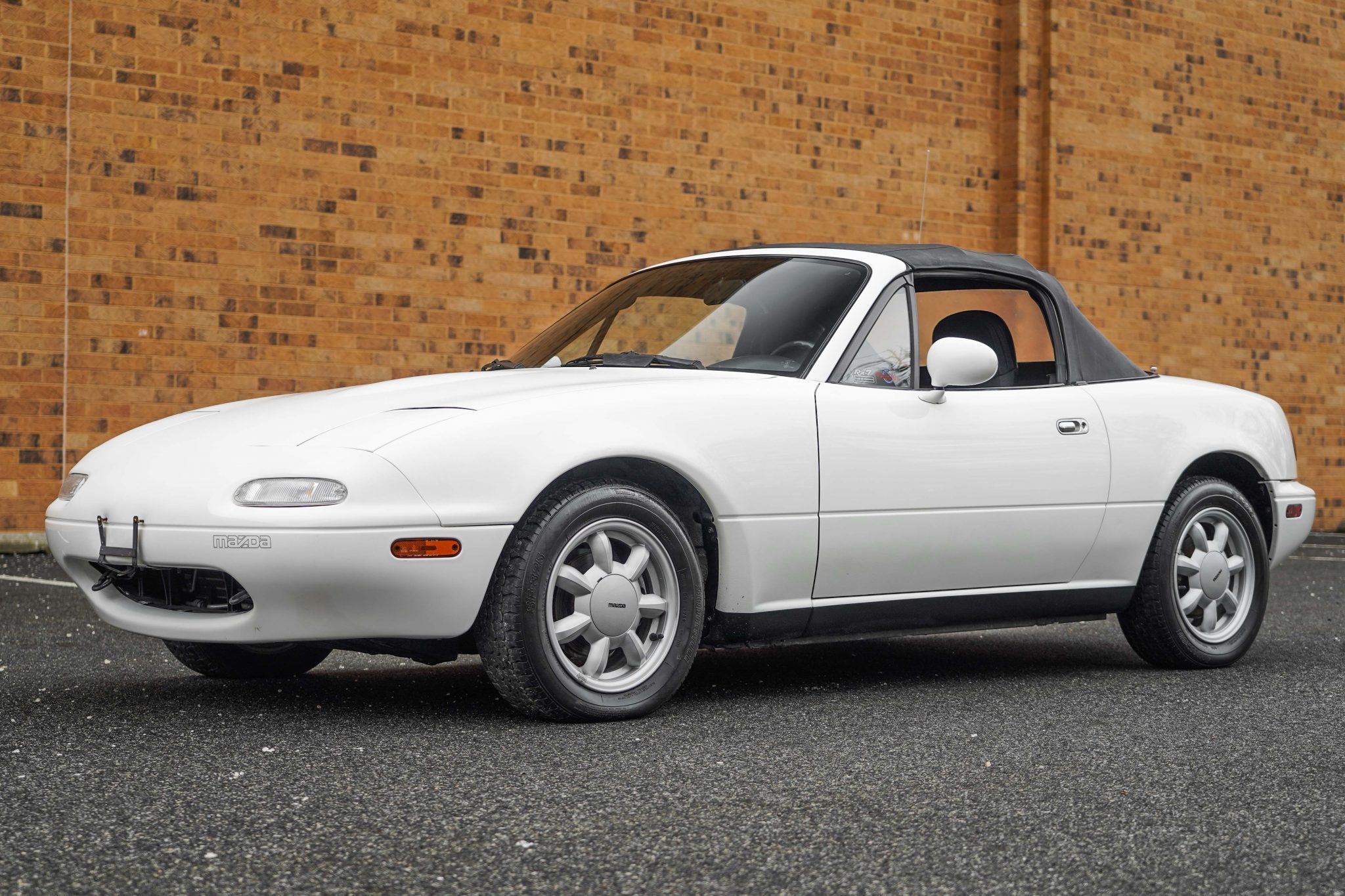 1990 Mazda MX-5 Miata - Image Abyss