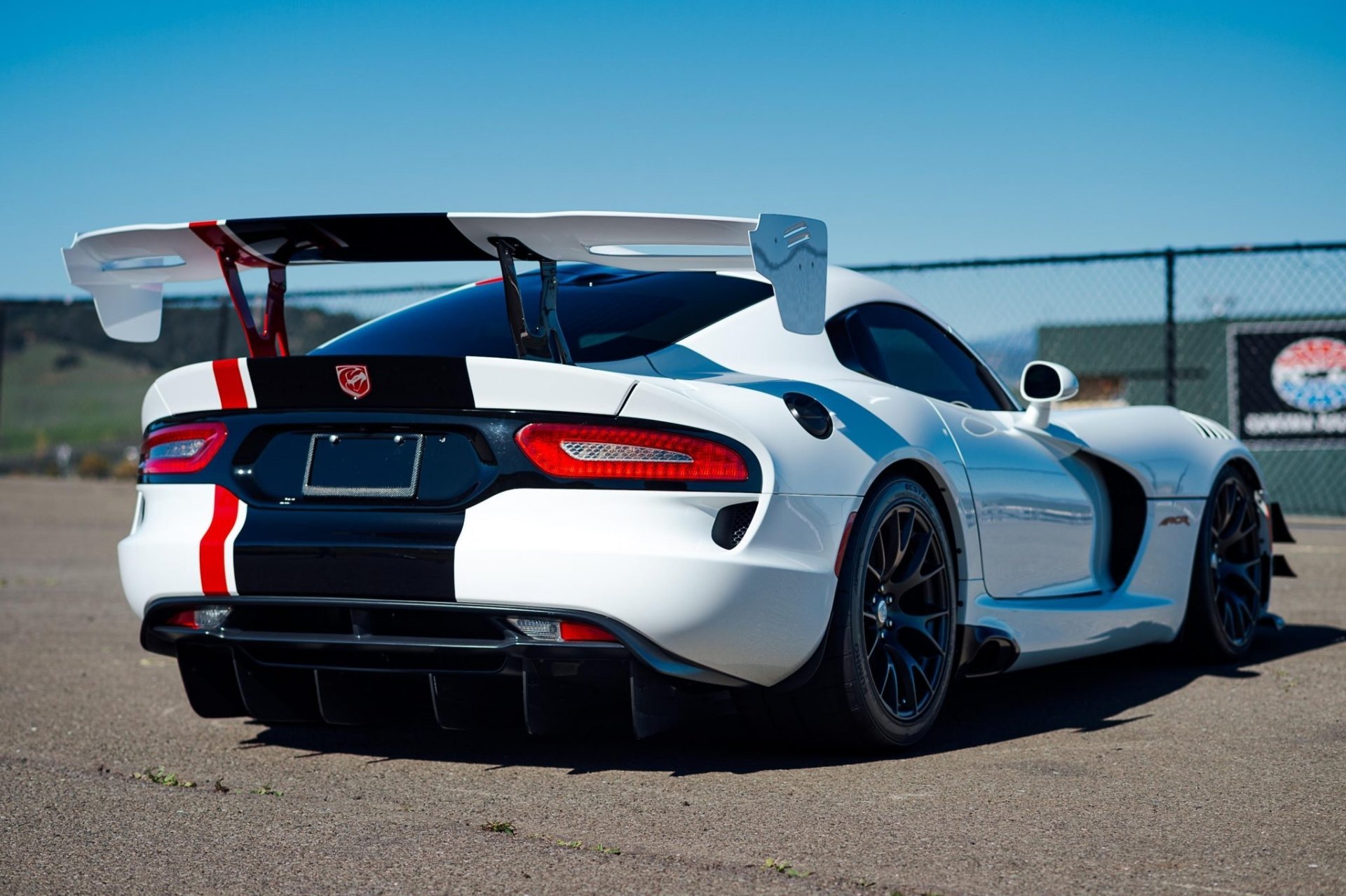 Dodge Viper ACR Extreme Aero Package - Desktop Wallpapers, Phone ...