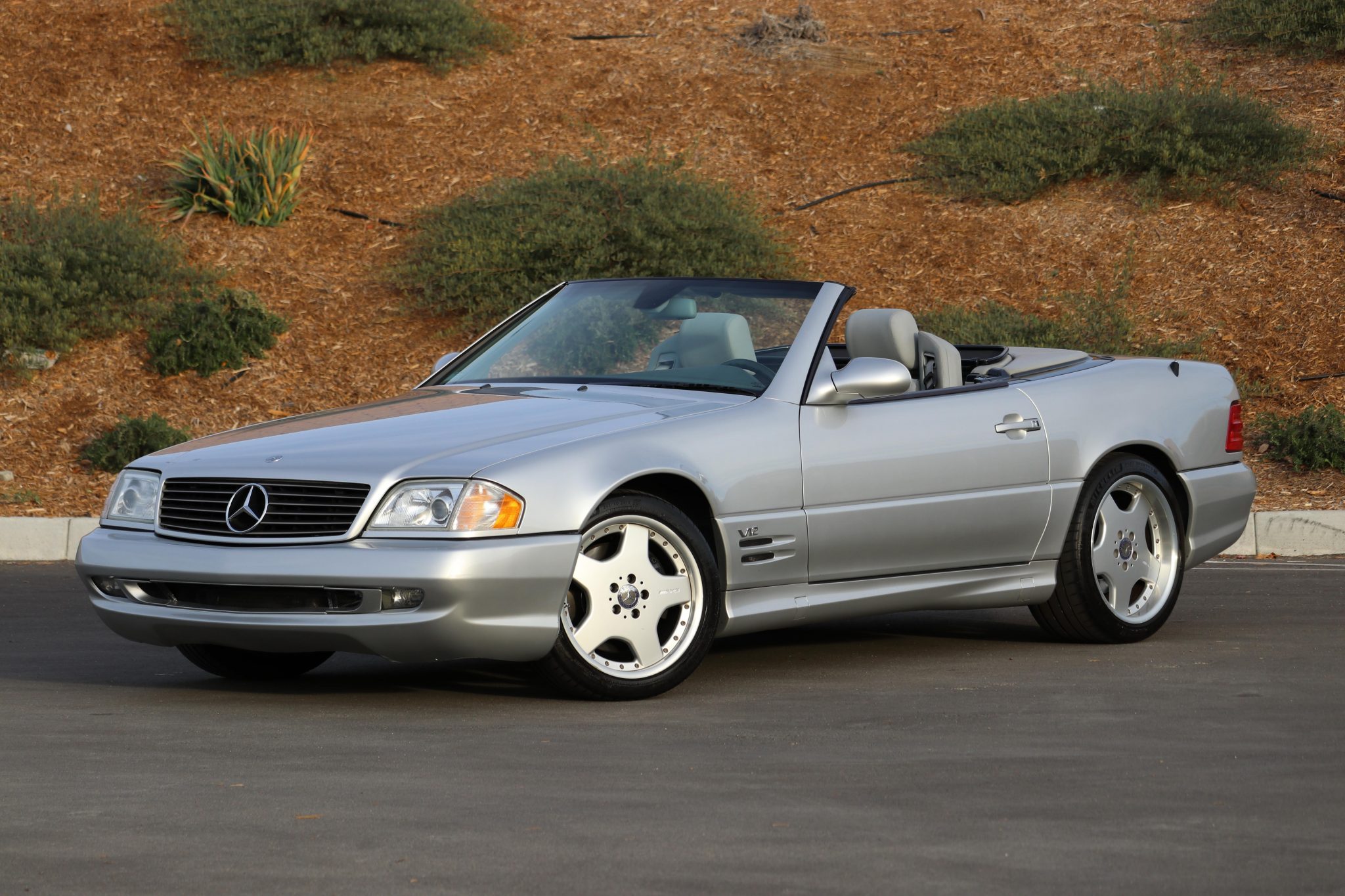 2001 Mercedes-Benz SL600 - Image Abyss