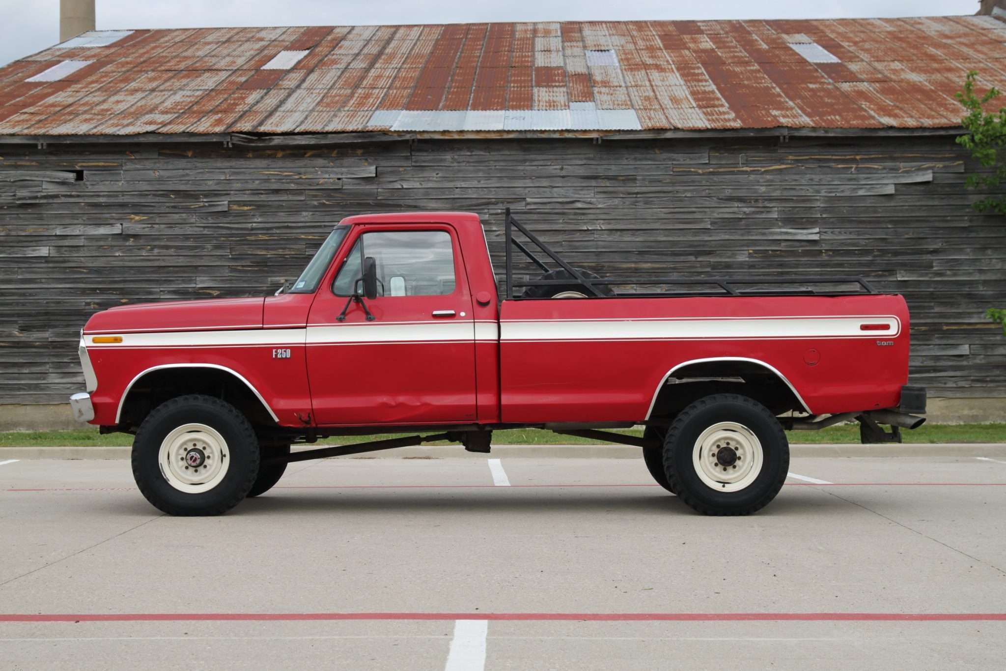 1975 Ford F-250 Highboy Custom - Image Abyss