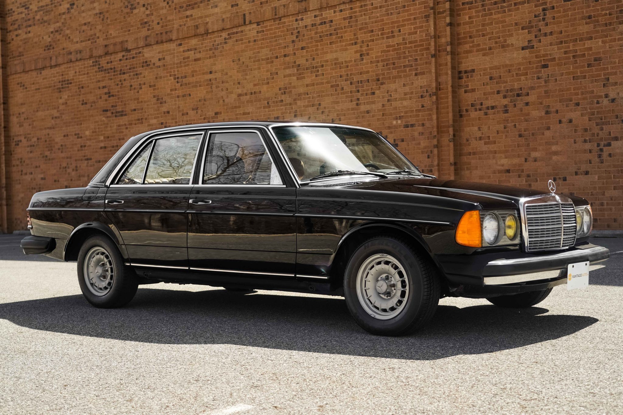 1980 Mercedes-Benz 300D - Image Abyss