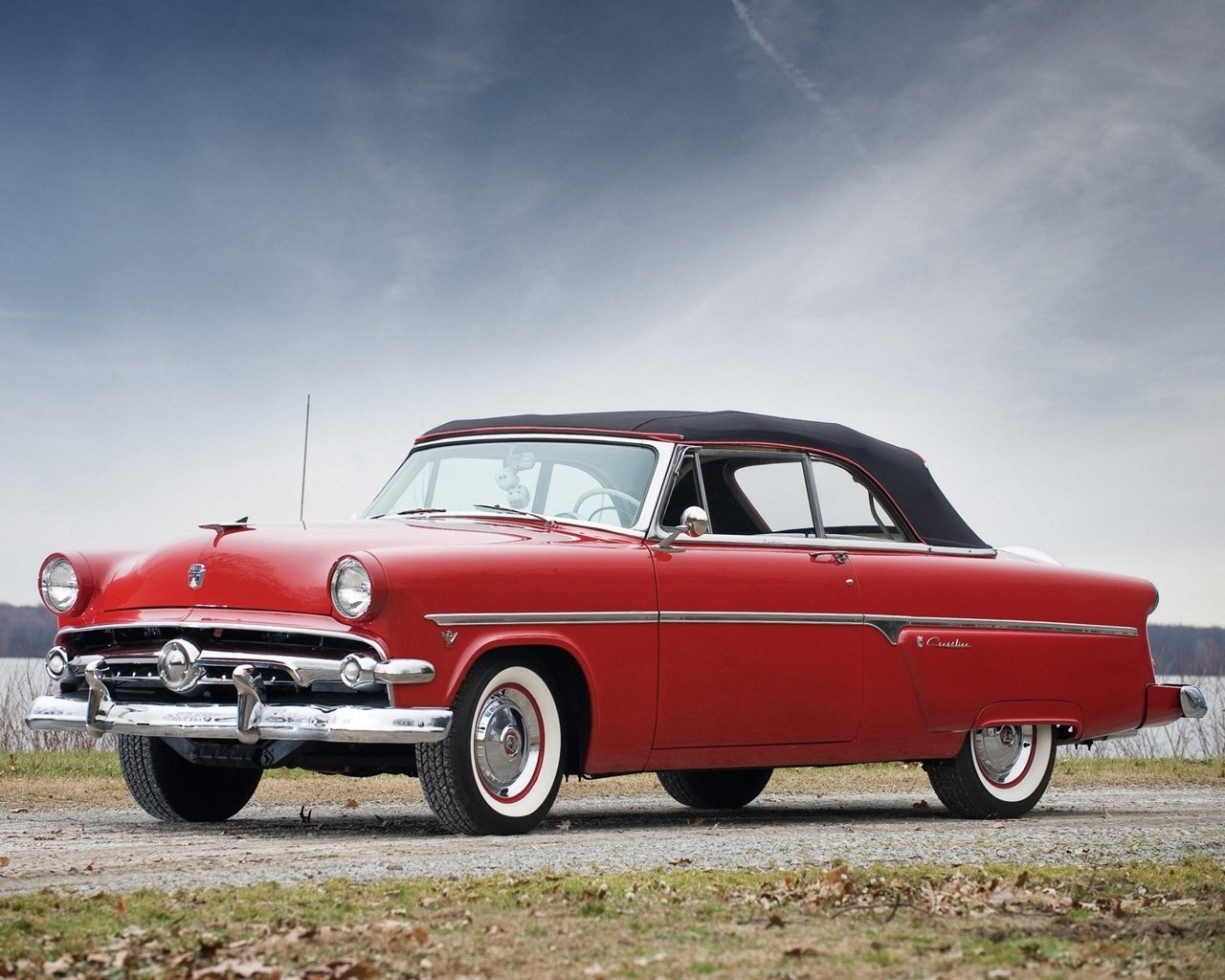  1953 Ford Crestline Sunliner 