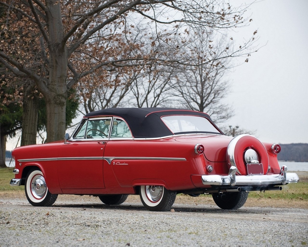  1953 Ford Crestline Sunliner 