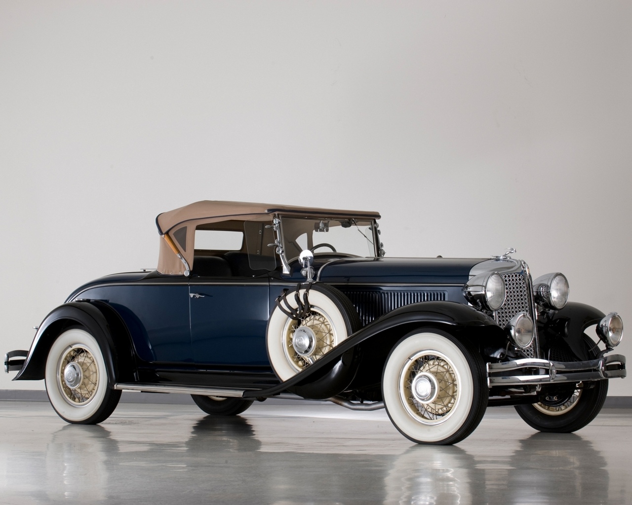 Download Vehicle Classic Image