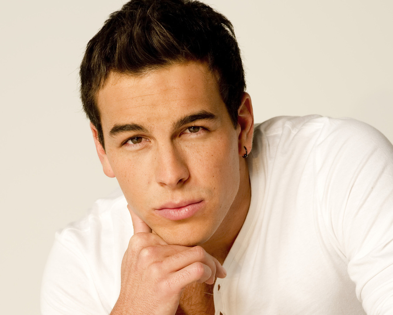 mario casas Picture - Image Abyss