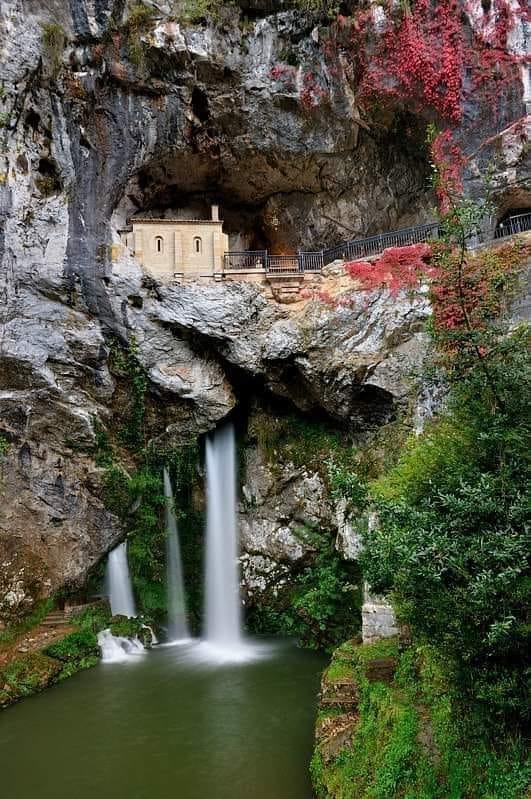 Cave of the Santina, Asturias (Spain)