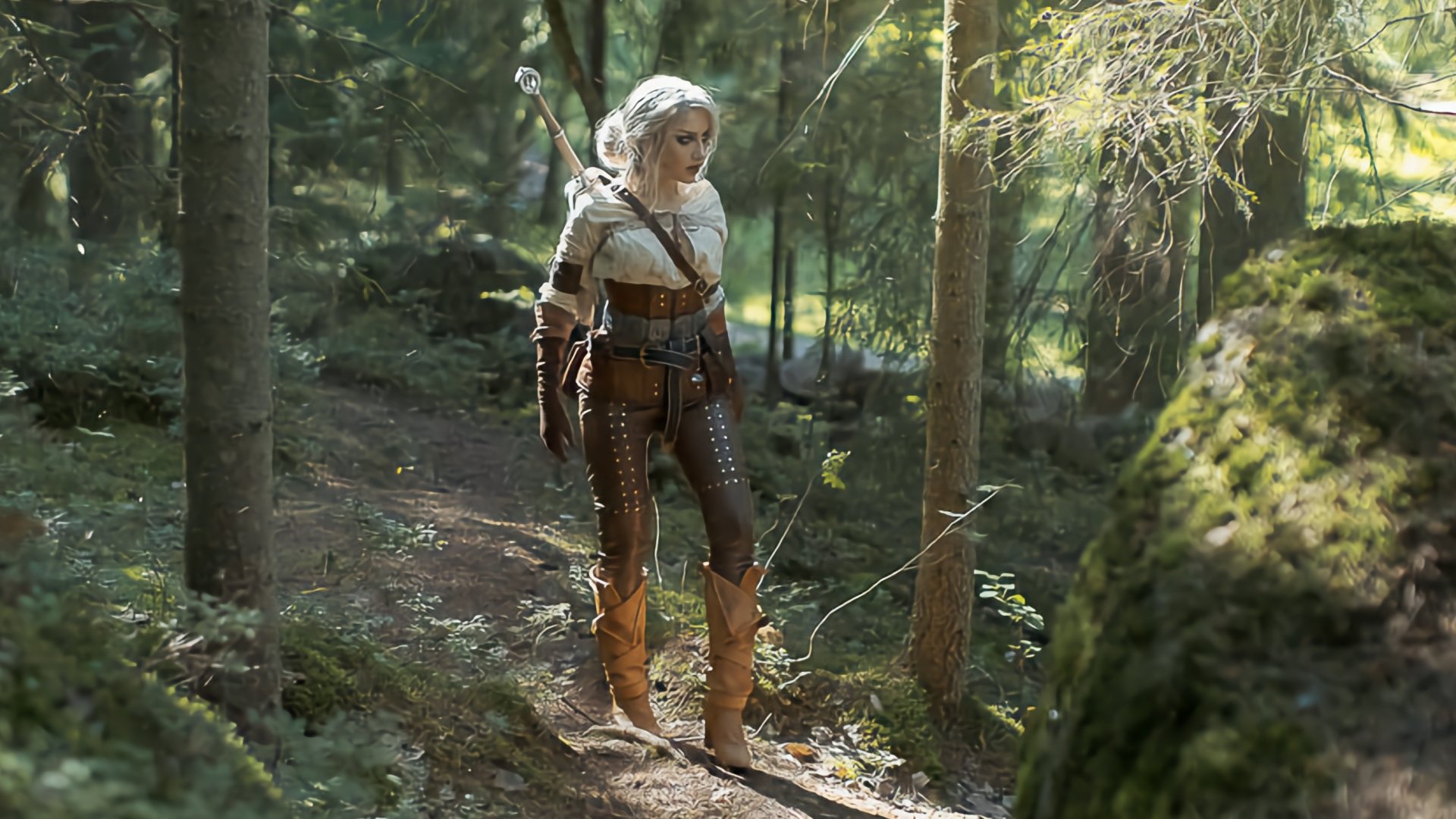Download Ciri (The Witcher) Woman Cosplay Image
