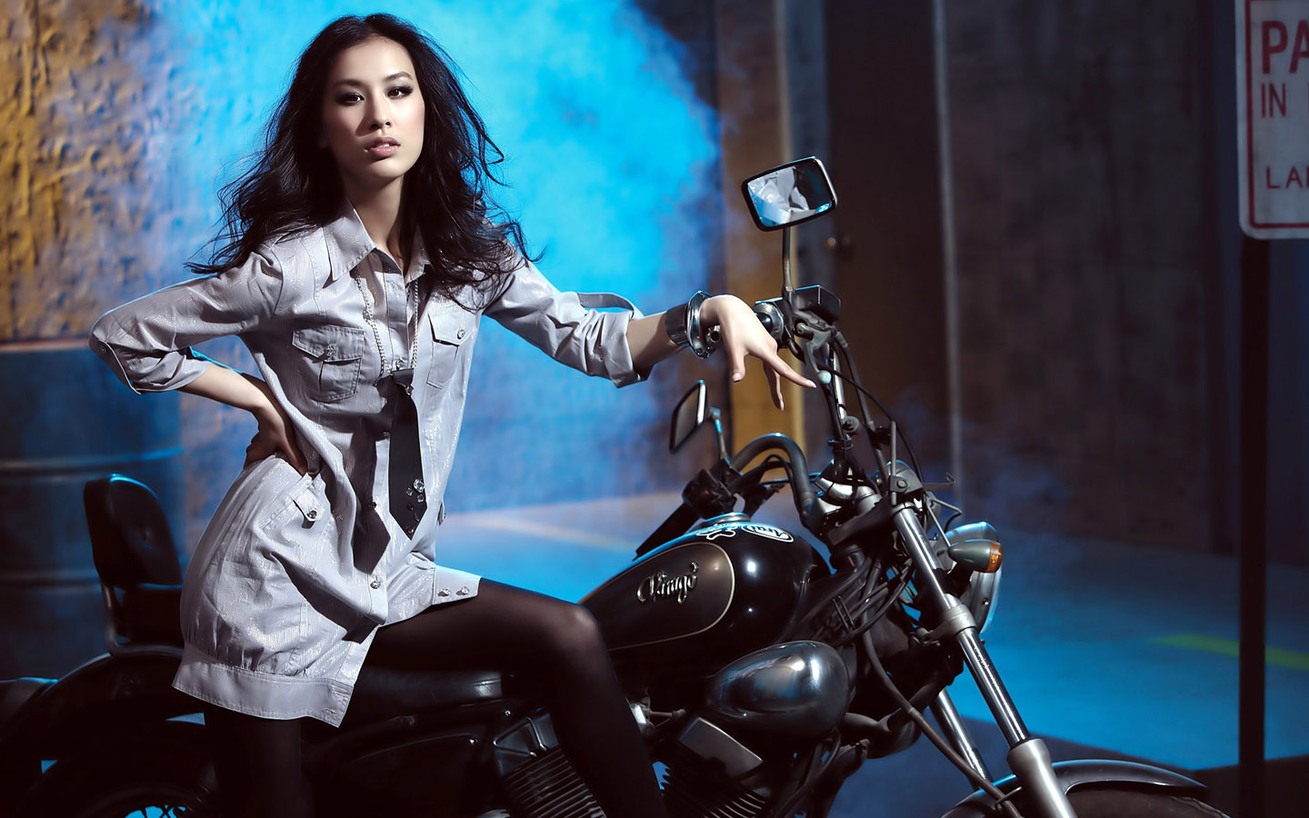 Girls & Motorcycles Picture
