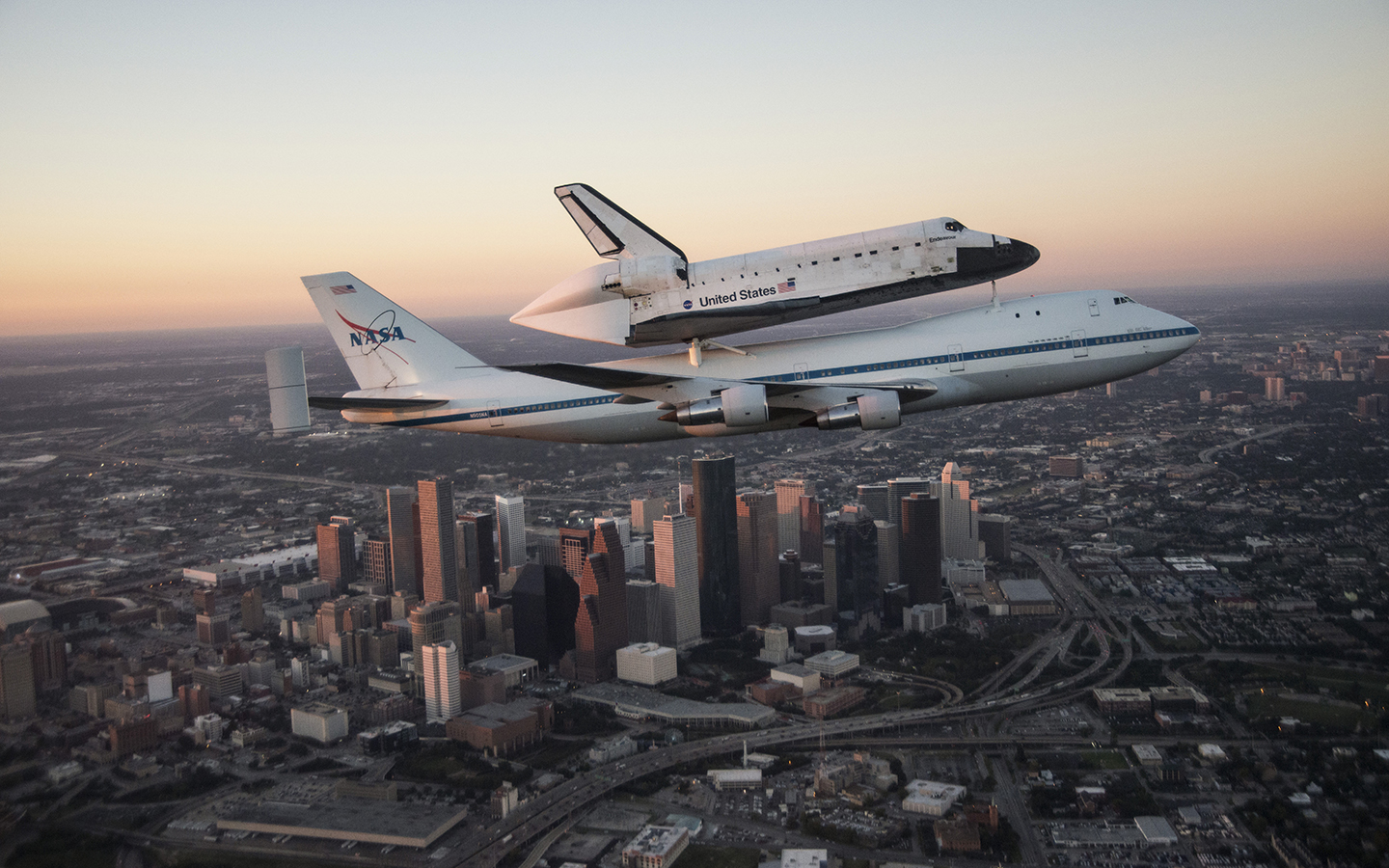 Space Shuttle Endeavour Picture