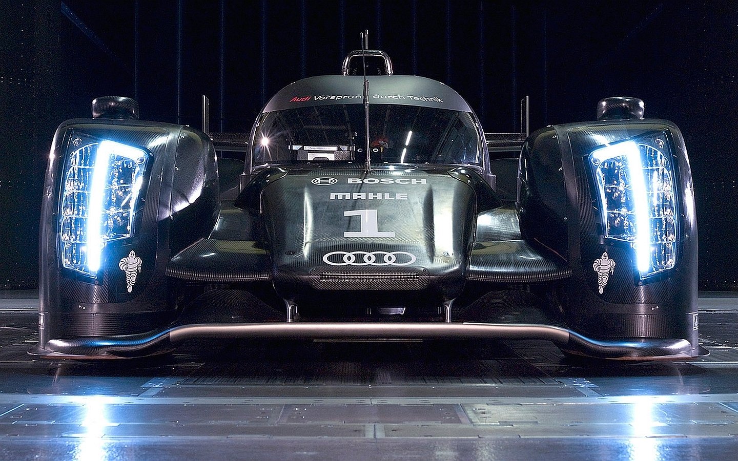 vehicle Audi R18 Image