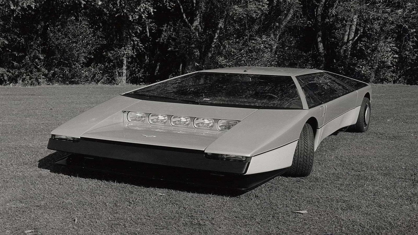 vehicle aston martin bulldog Image