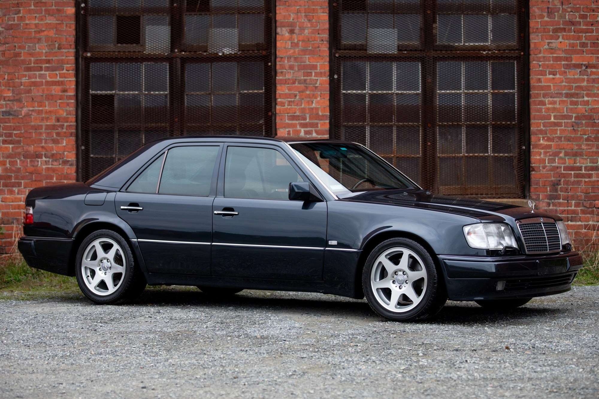 1995 Mercedes-Benz E500 Limited - Image Abyss