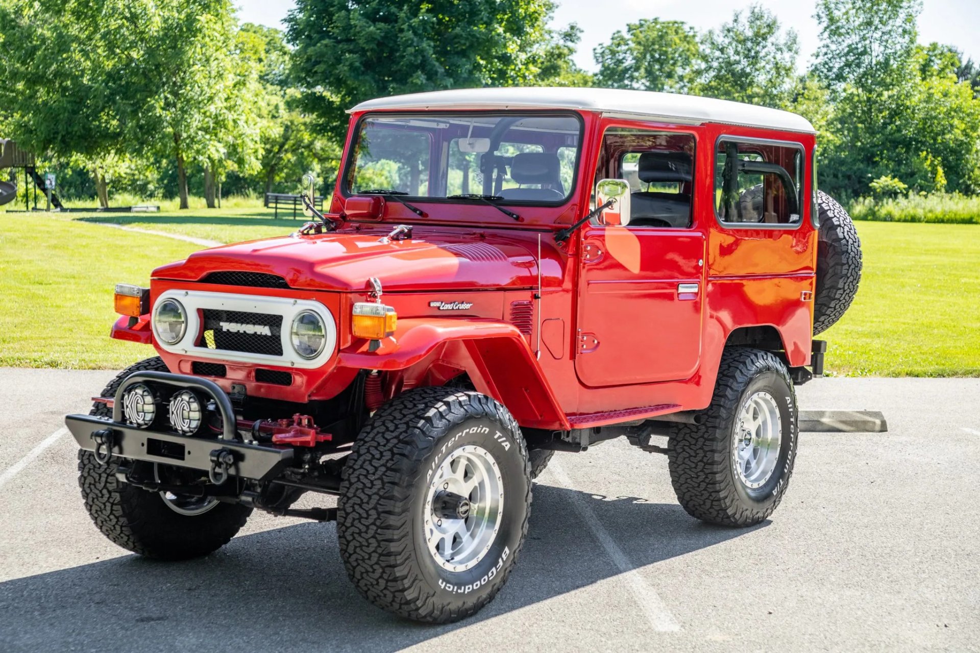 1976 Toyota Land Cruiser FJ40 - Image Abyss