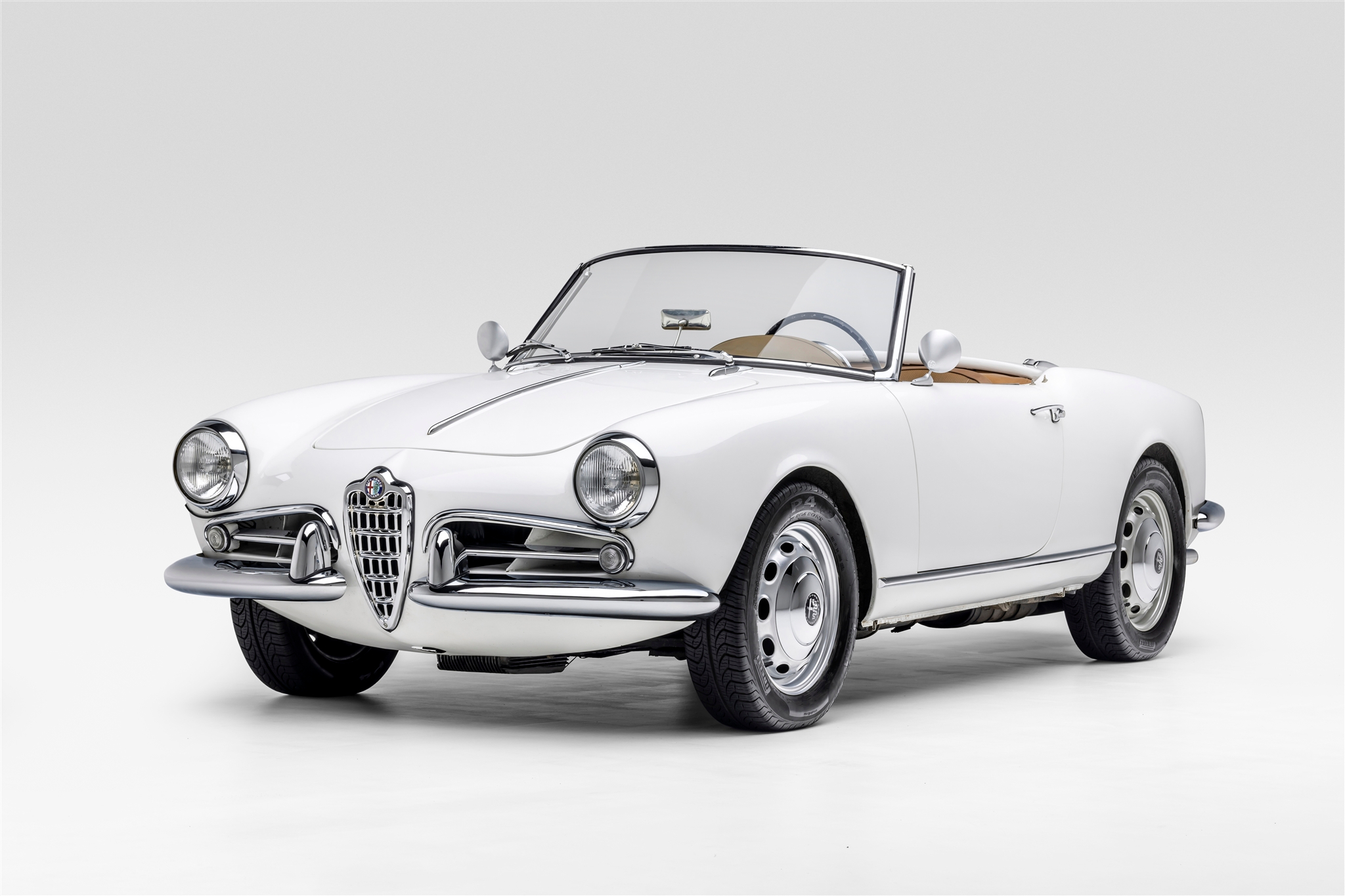 Download Convertible Vehicle Alfa Romeo Giulietta Spider Veloce Image