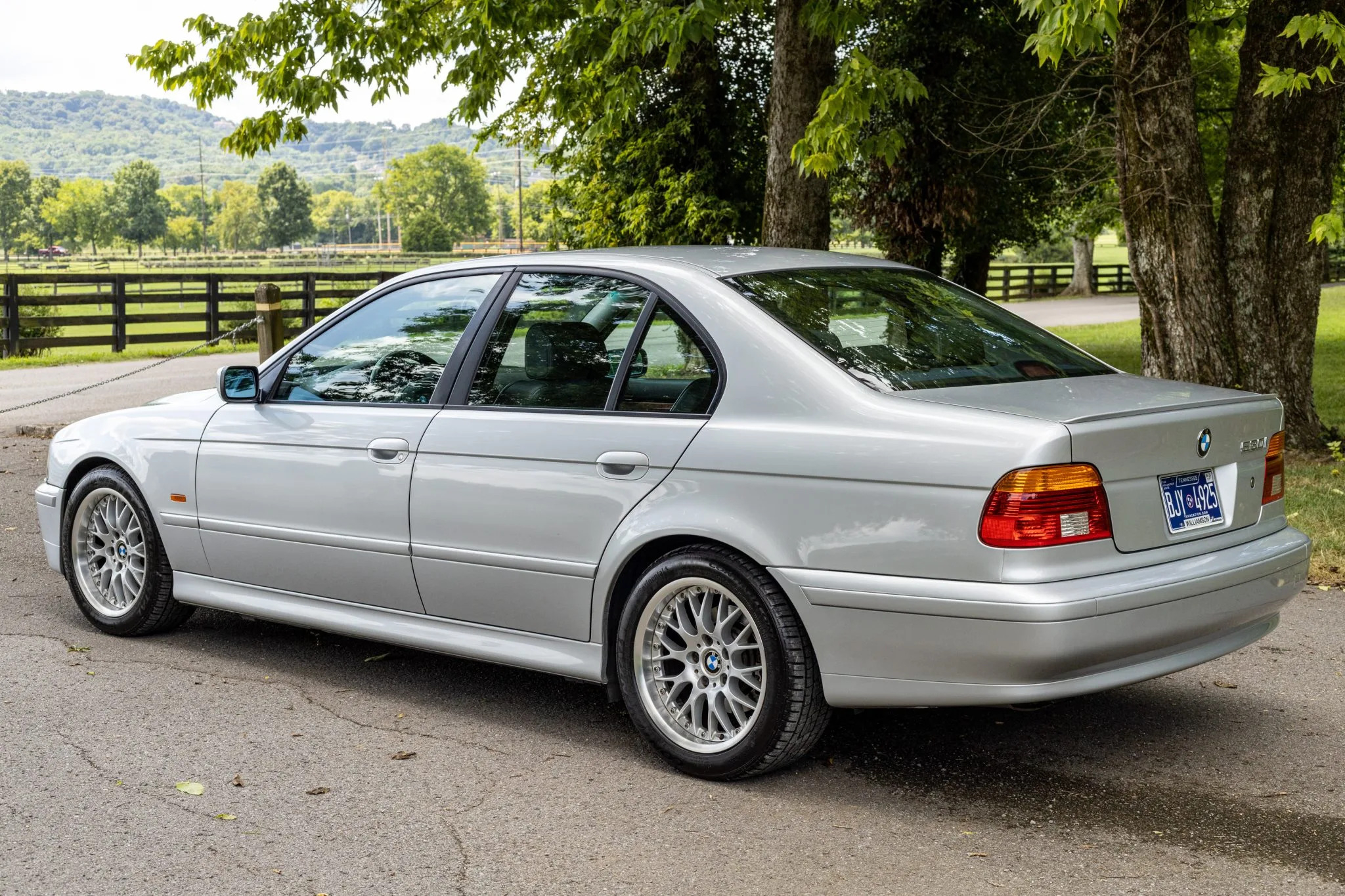 2002 BMW 530i Sport - Image Abyss