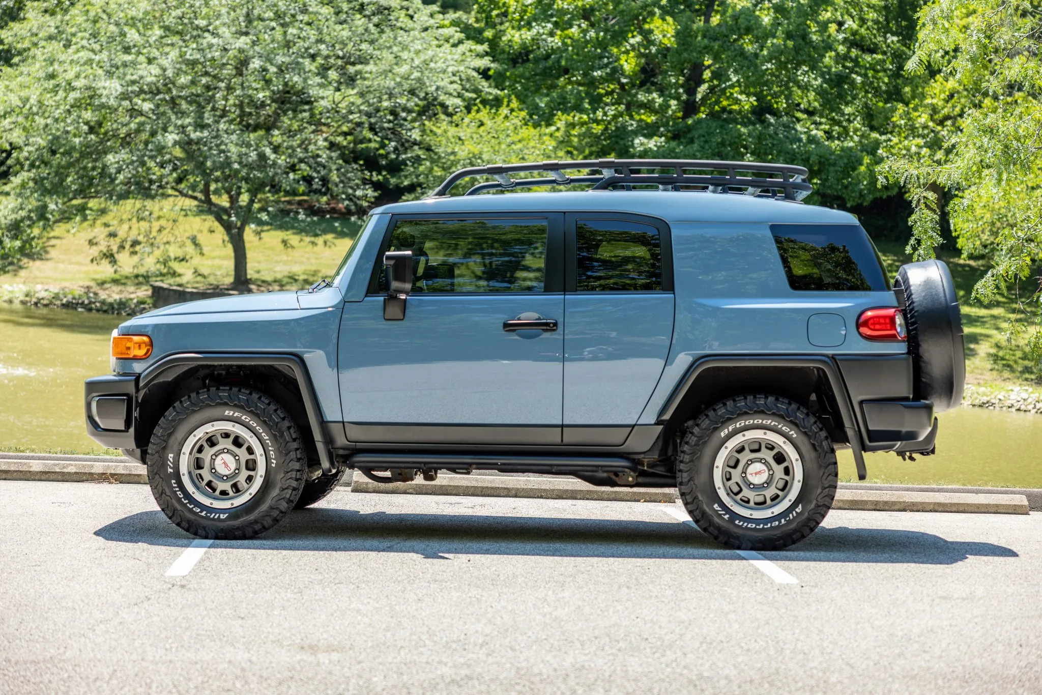 2014 Toyota FJ Cruiser Trail Teams Ultimate Edition - Image Abyss