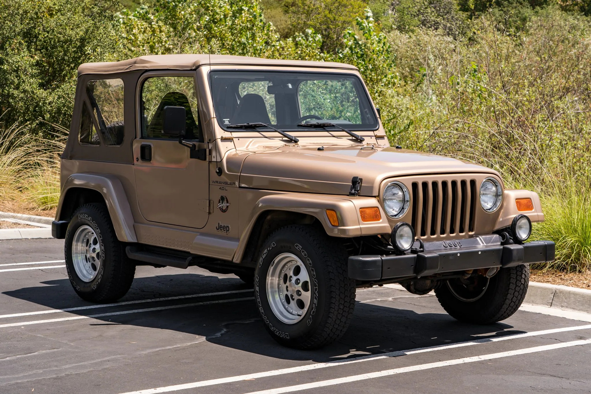 1999 Jeep Wrangler Sahara - Image Abyss