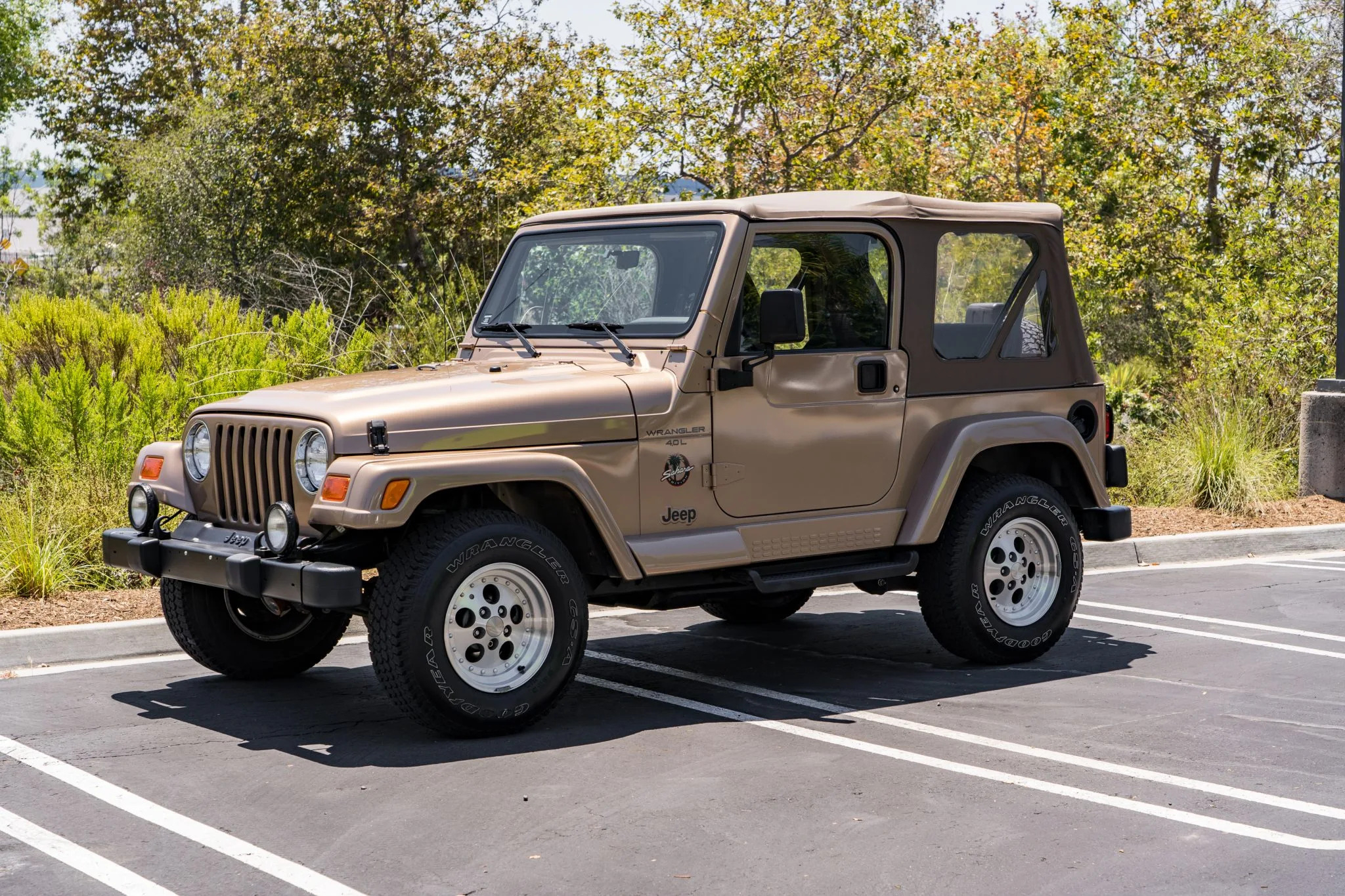 1999 Jeep Wrangler Sahara - Image Abyss