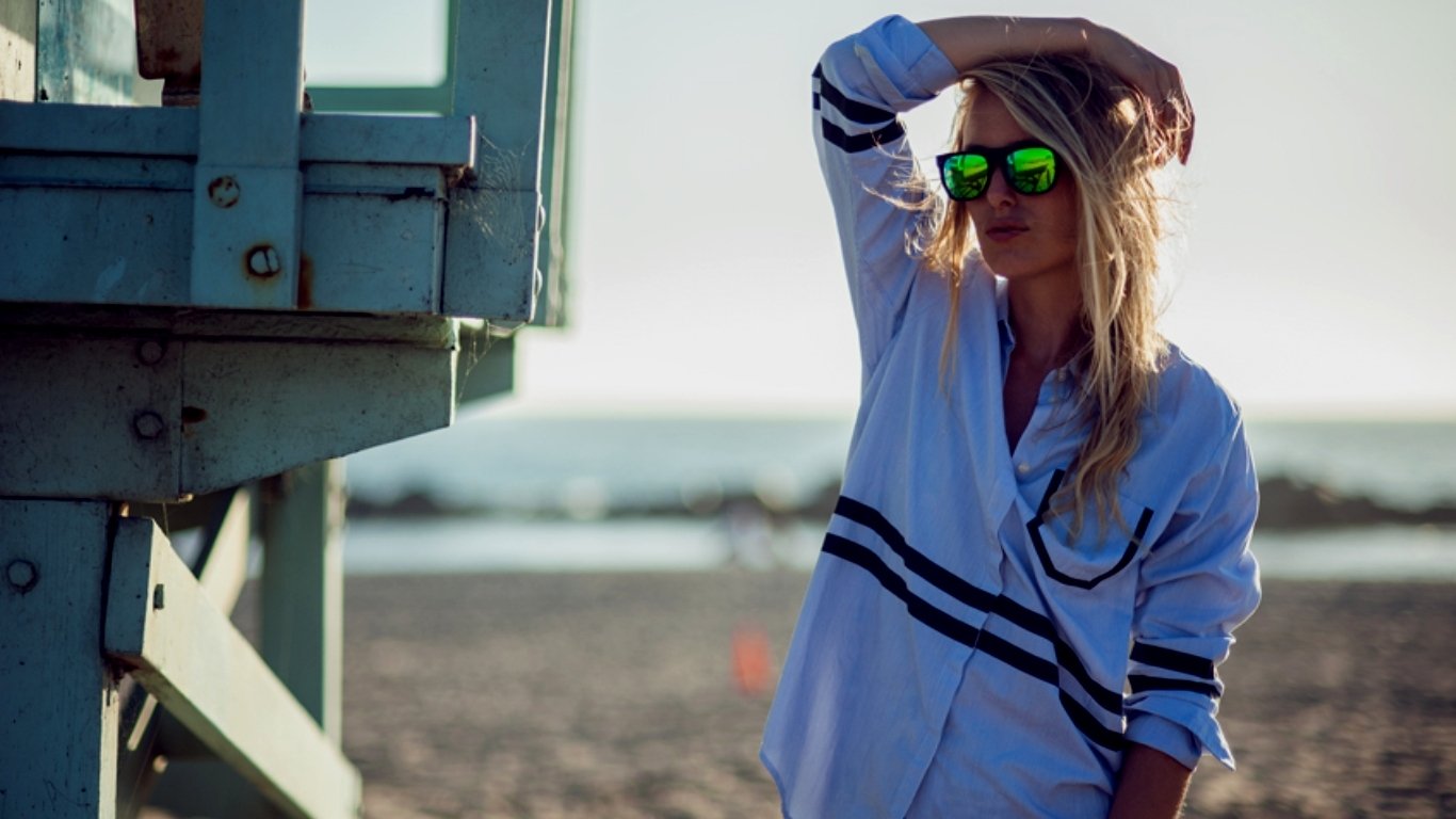 woman Rebecca Laurey Image