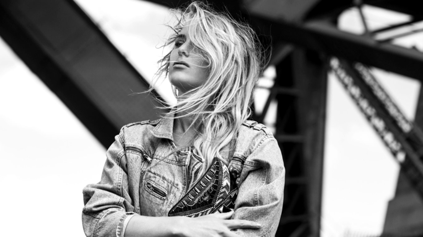 woman Rebecca Laurey Image