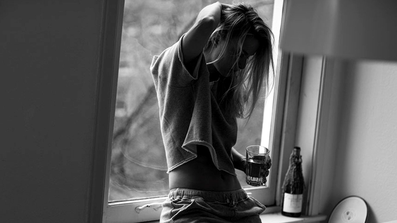 woman Rebecca Laurey Image