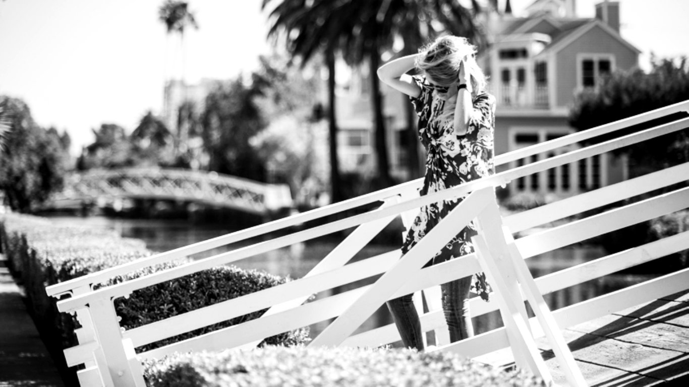 woman Rebecca Laurey Image