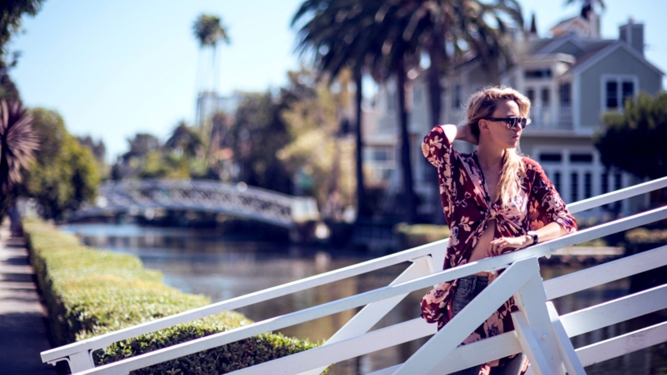 woman Rebecca Laurey Image