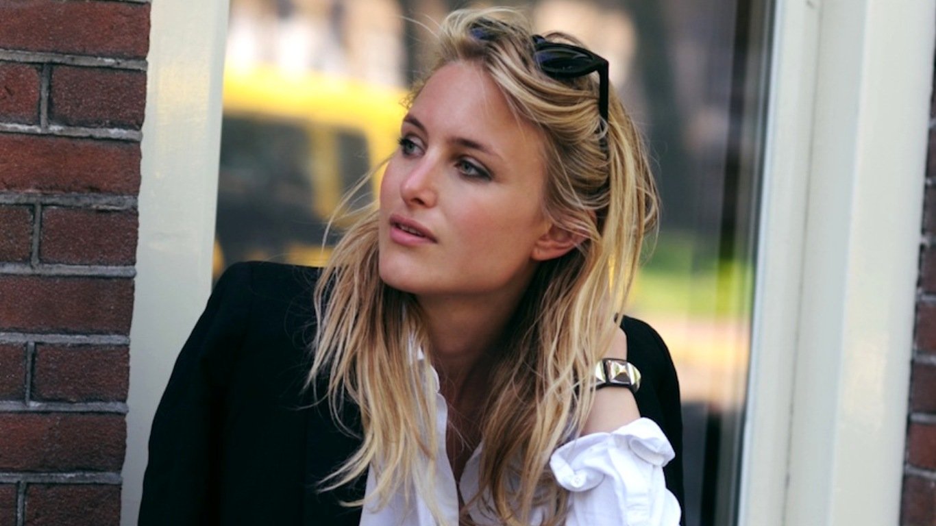 woman Rebecca Laurey Image