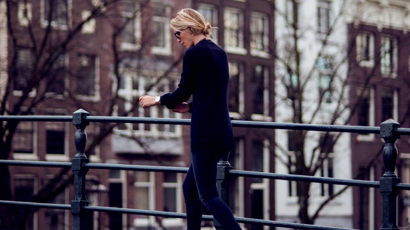 woman Rebecca Laurey Image