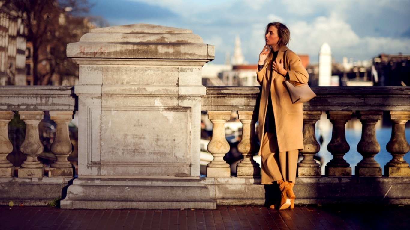 woman Rebecca Laurey Image