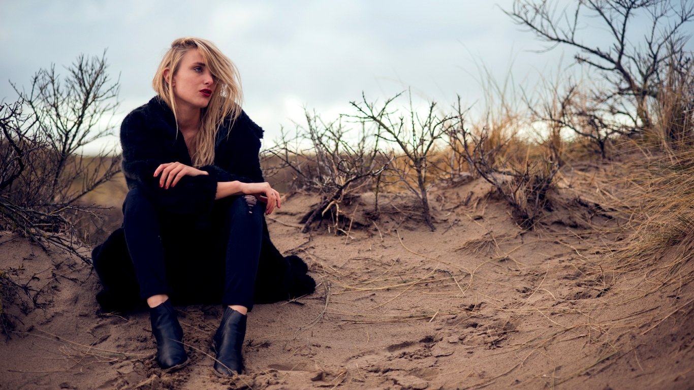 woman Rebecca Laurey Image