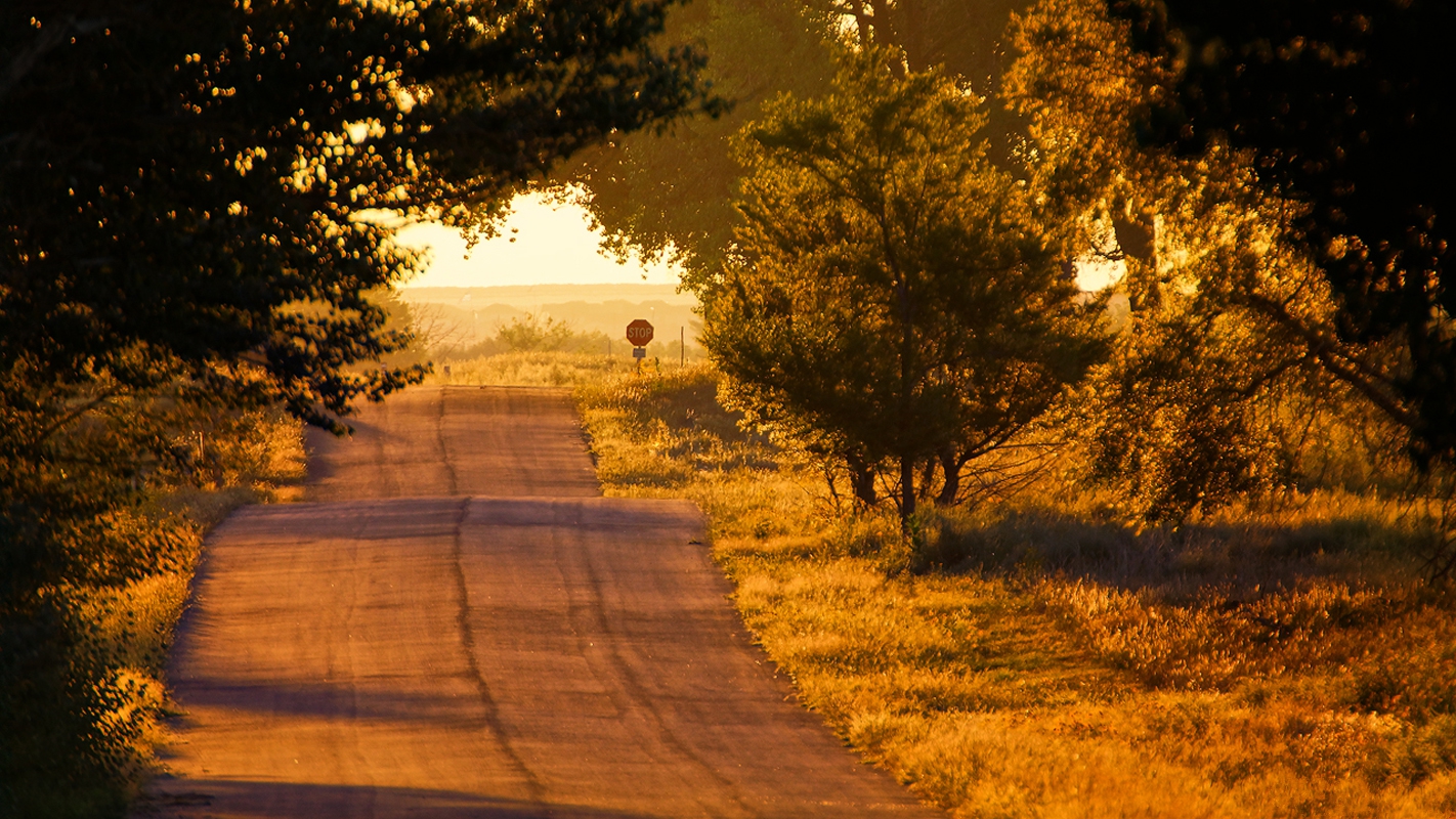 Дорога mp3. Кантри Роудс. Дорога Кантри. Кантри роуд Кричер. Country Road Хендерсон.