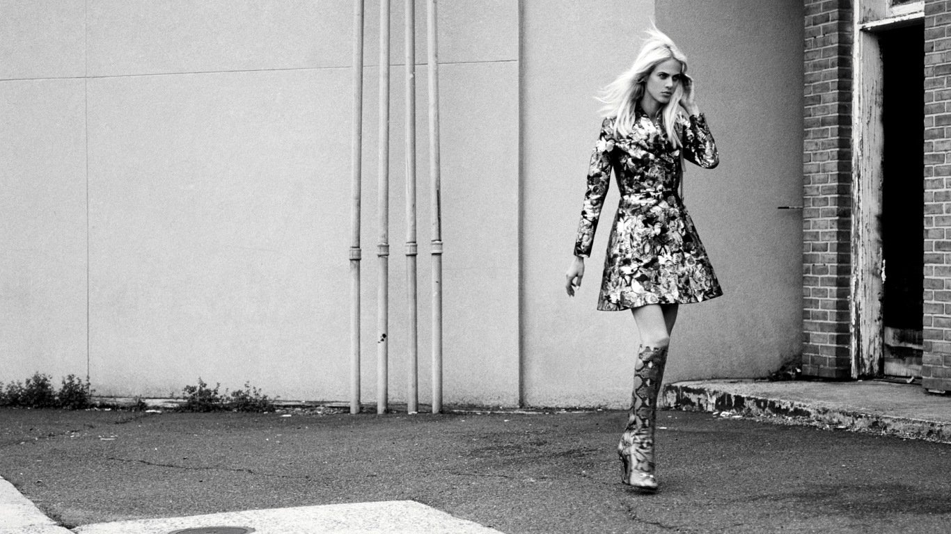 woman Aymeline Valade Image