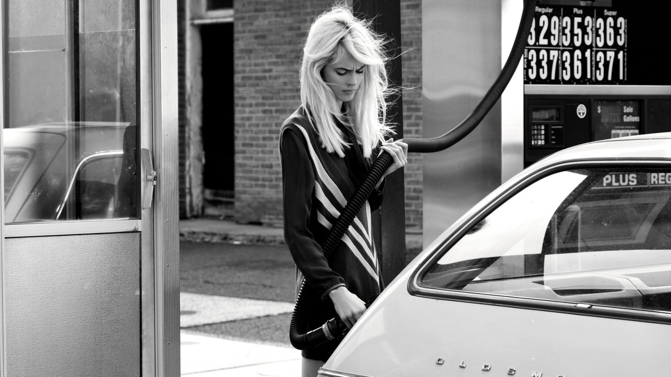 woman Aymeline Valade Image