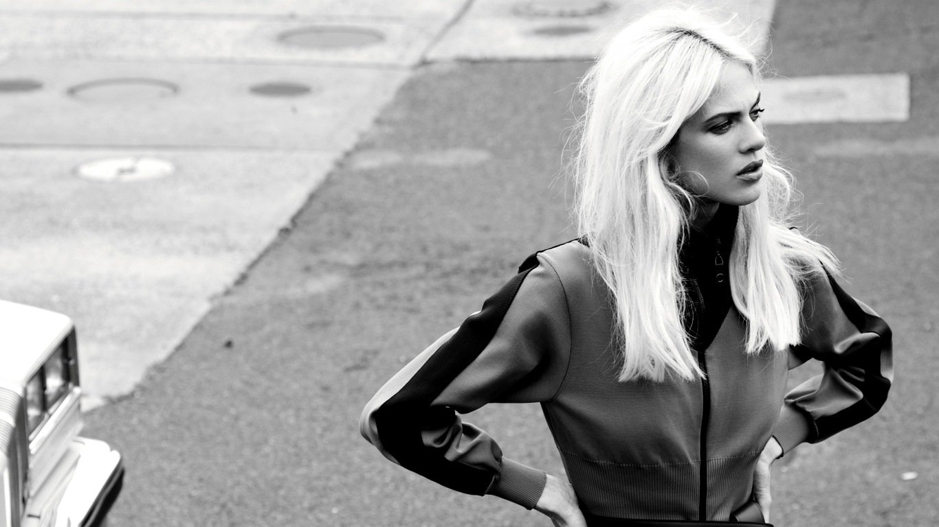 woman Aymeline Valade Image