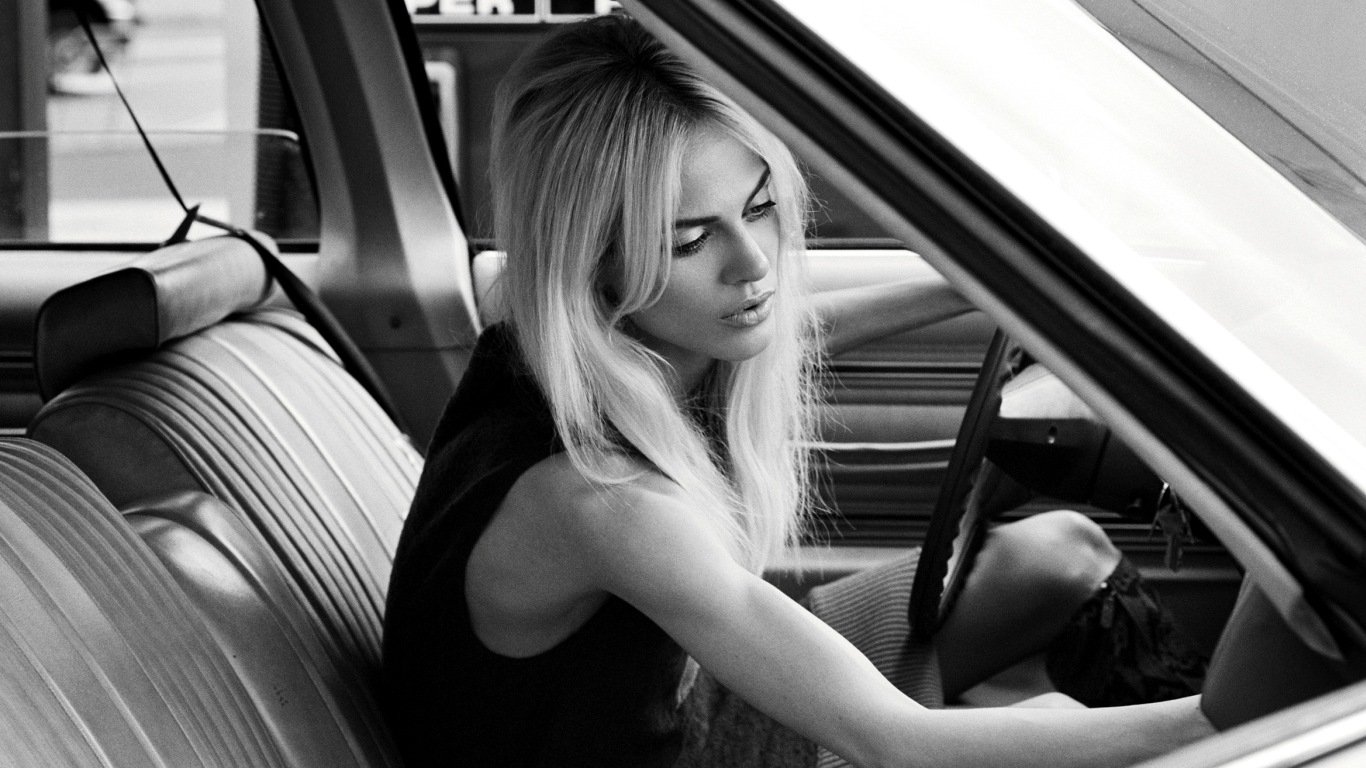 woman Aymeline Valade Image