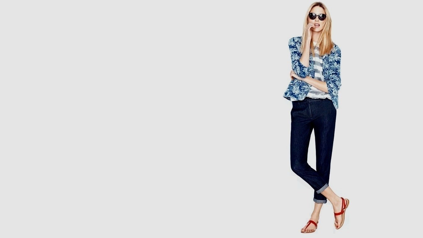 Celebrity Martha Hunt Image