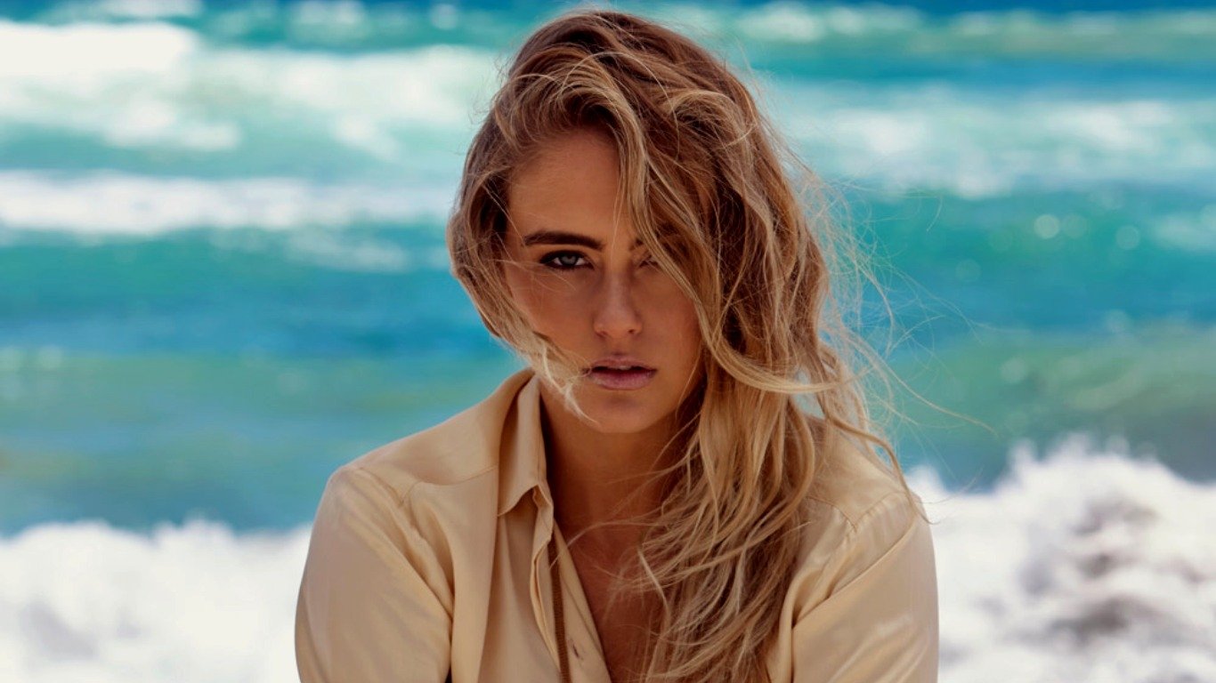 woman Stephanie Smith Image