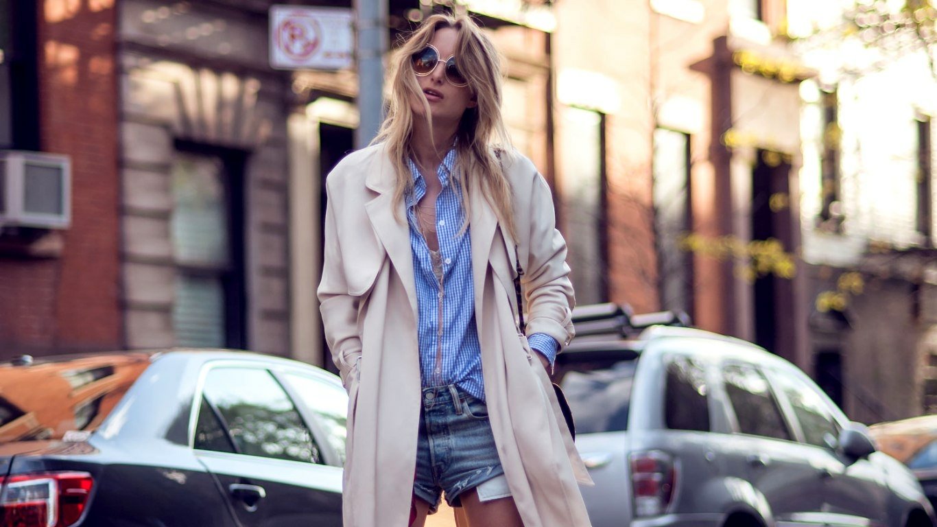 woman Rebecca Laurey Image