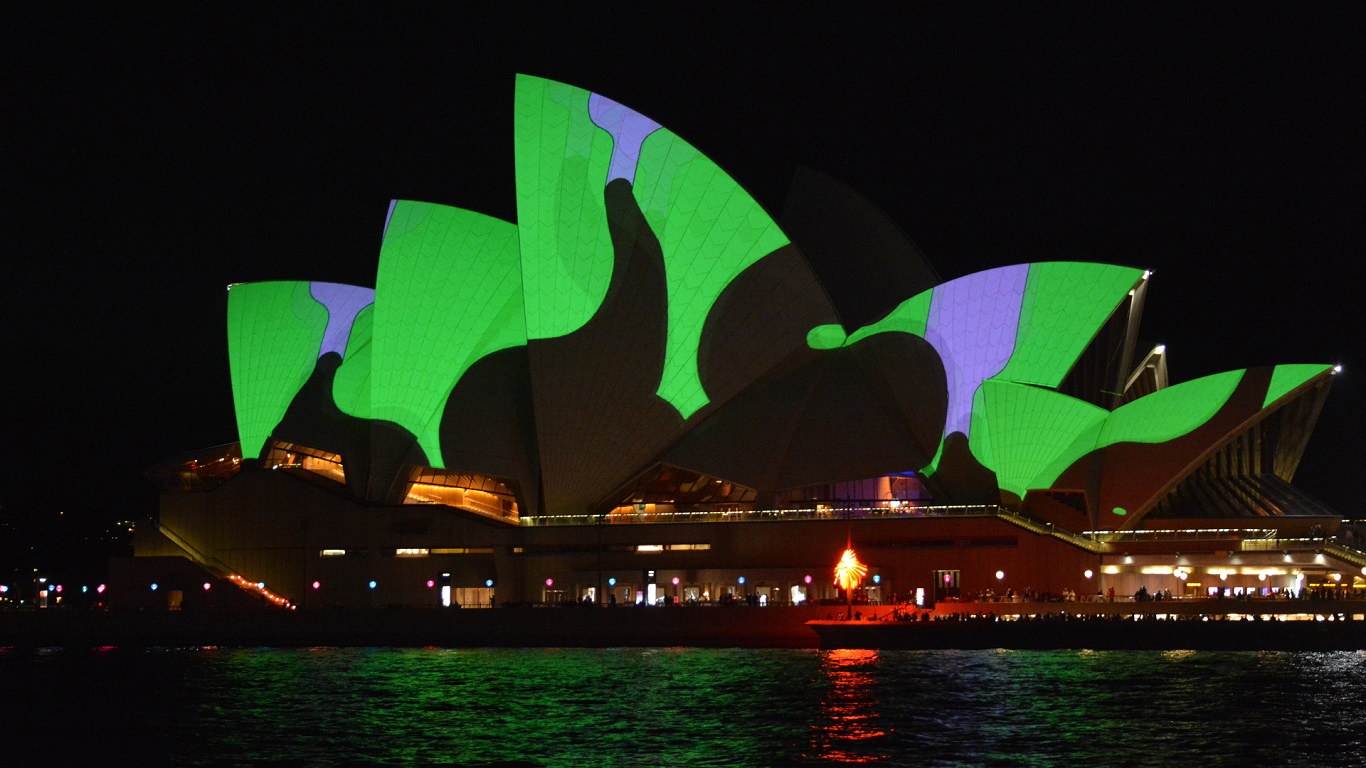 Sydney Opera House Vivid Sydney 2015 by lonewolf6738