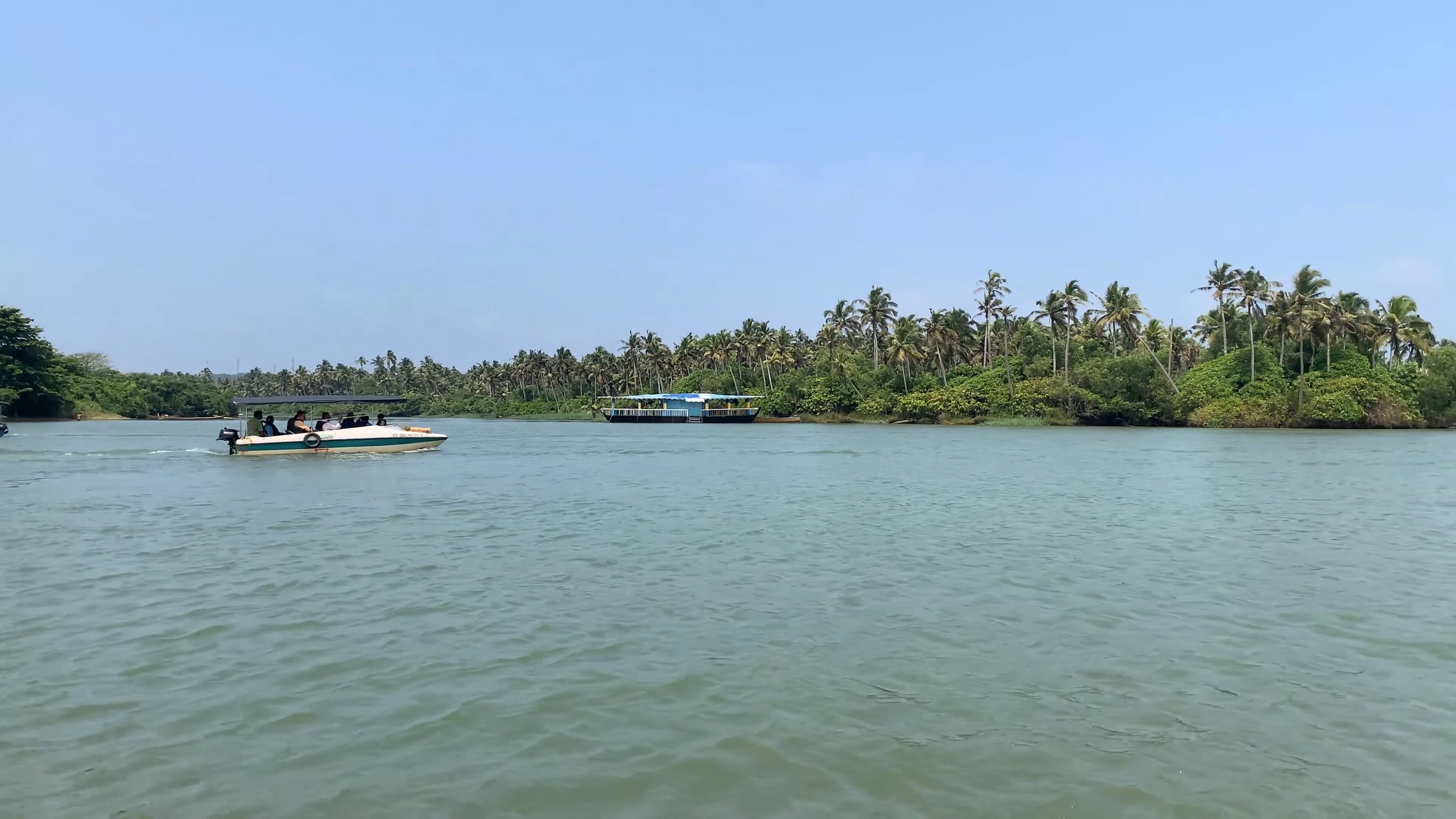 Trivandrum Backwaters by jethiya