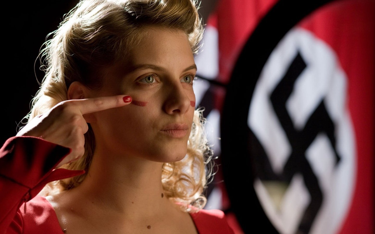 Melanie Laurent movie Inglourious Basterds Image
