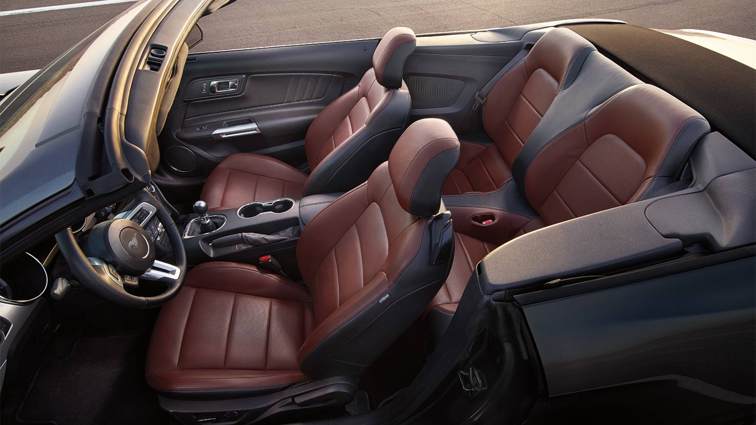 Mustang GT Premium Convertible interior in Dark Saddle.
