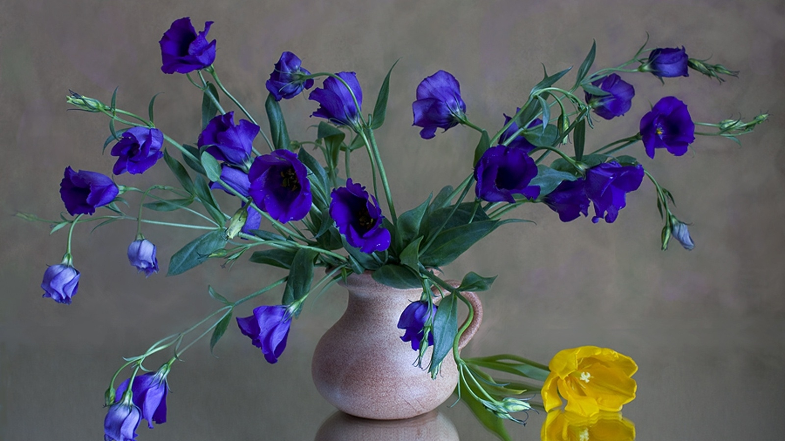 Blue Flowers in Vase - Image Abyss