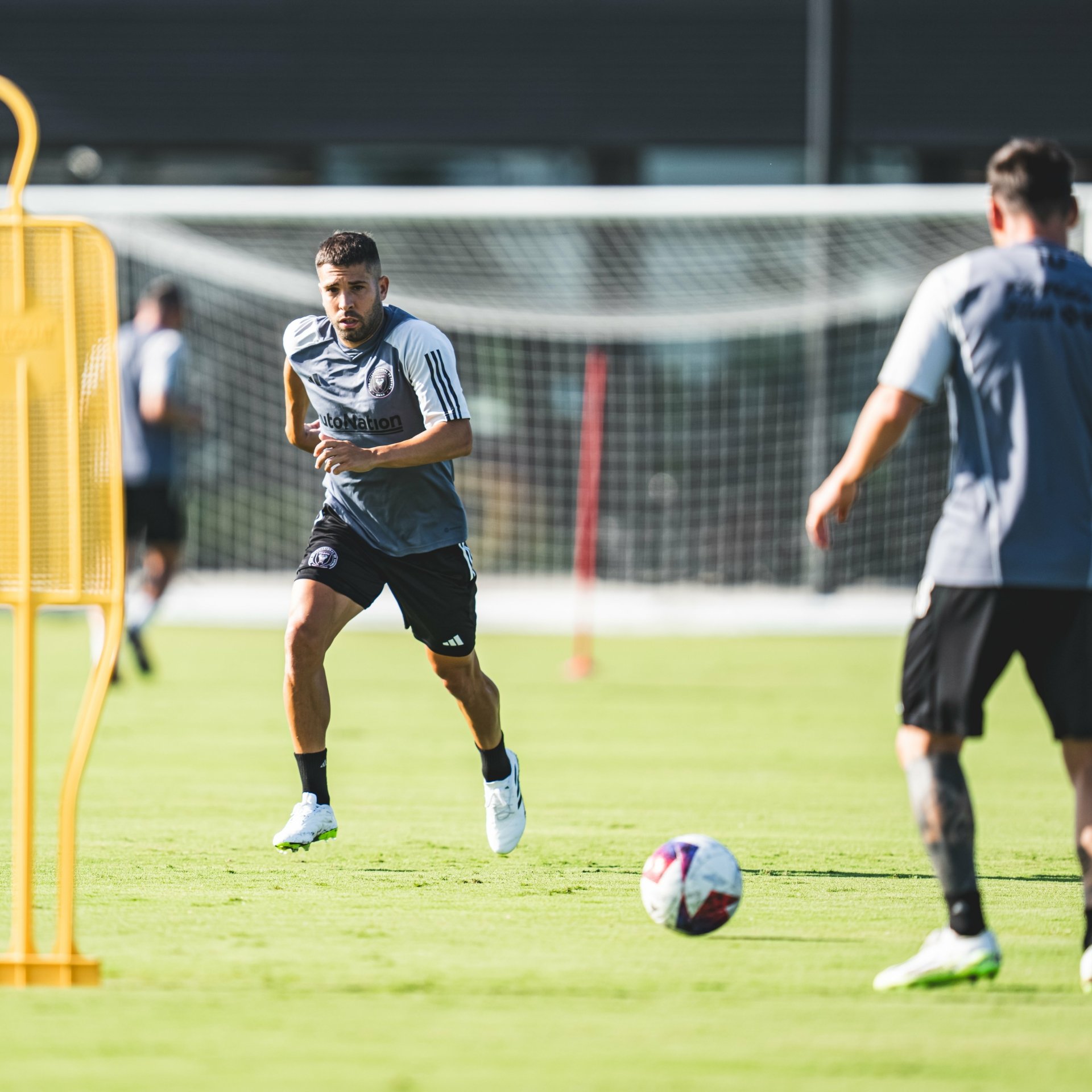  Jordi Alba Training Image